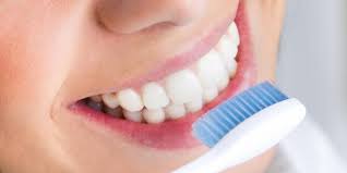 Beberapa Efek Yang Akan Terjadi Jika Tidak Menganti Sikat Gigi Dalam Jangka Waktu 2 Bulan