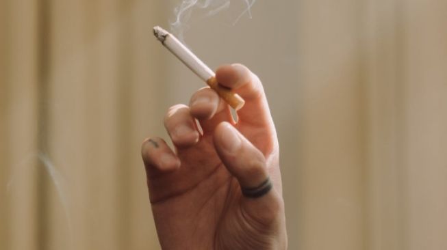 Perokok Memiliki Risiko Jauh Lebih Besar Terkena Serangan Stroke